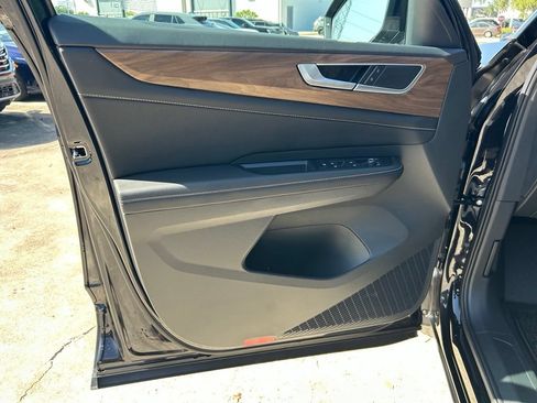 New 2026 Volkswagen Atlas SE FWD image 42