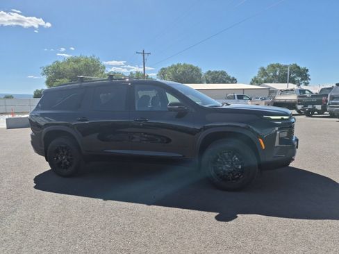 New 2026 Chevrolet Traverse Z71 w/ Enhanced Driving Package AWD/4WD image 2