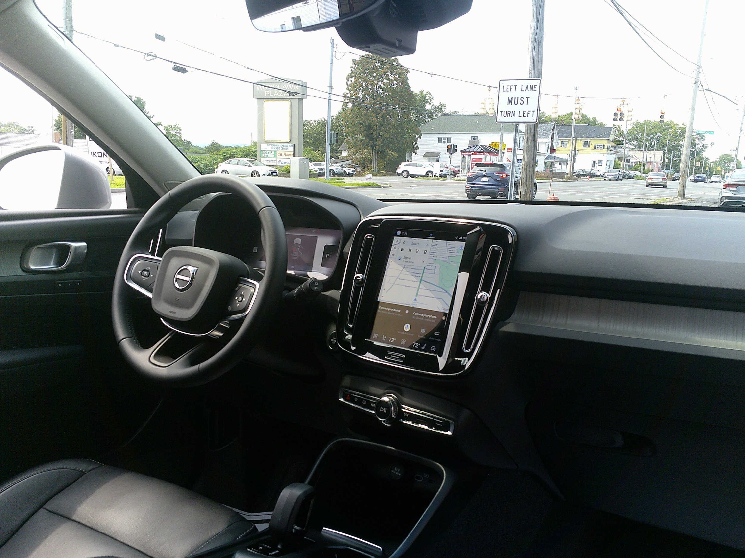 Used 2023 Volvo XC40 B5 Core w/ Convenience Package AWD/4WD image 24