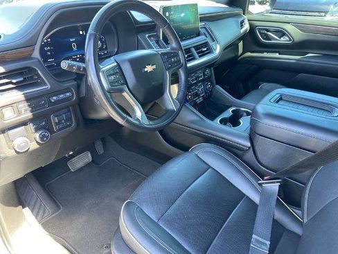 Used 2022 Chevrolet Suburban Premier w/ Premium Package image 6