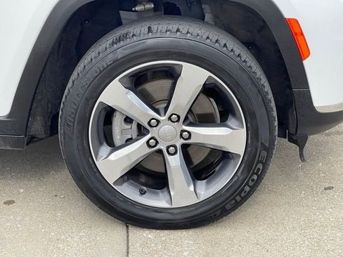 Used 2022 Jeep Grand Cherokee L Limited image 11