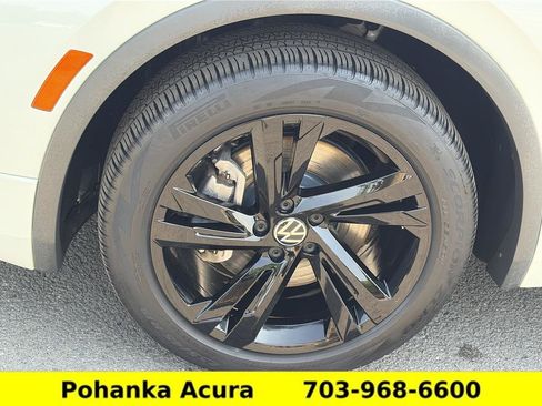 Used 2023 Volkswagen Tiguan SE R-Line FWD image 30