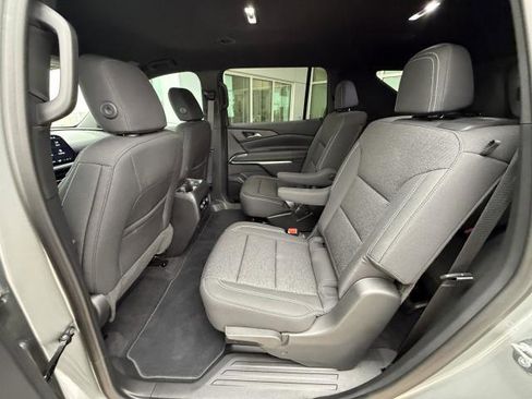 Used 2026 Chevrolet Traverse LT w/ Midnight/Sport Edition FWD image 23