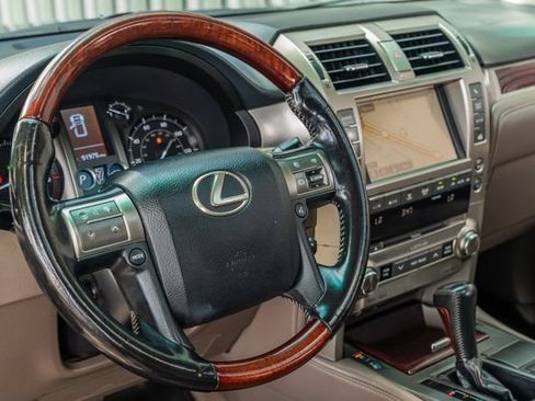 Used 2016 Lexus GX 460 w/ Premium Package AWD/4WD image 25