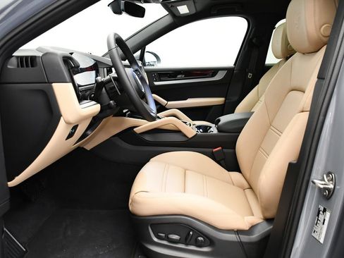 Certified 2026 Porsche Cayenne Coupe AWD/4WD image 43