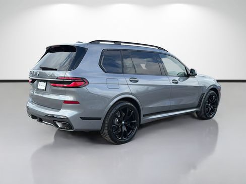 New 2027 BMW X7 xDrive40i w/ M Sport Package AWD/4WD image 3