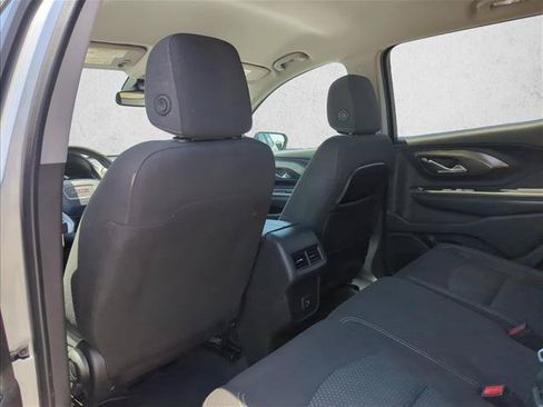 Used 2022 GMC Terrain SLE FWD image 16