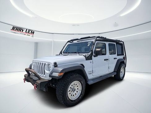 Used 2018 Jeep Wrangler Unlimited Sport S AWD/4WD image 7