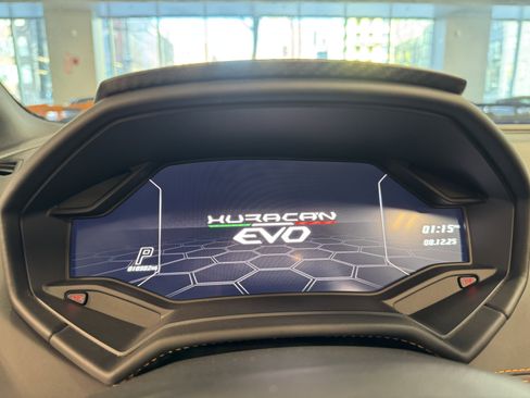 Used 2023 Lamborghini Huracan EVO image 13