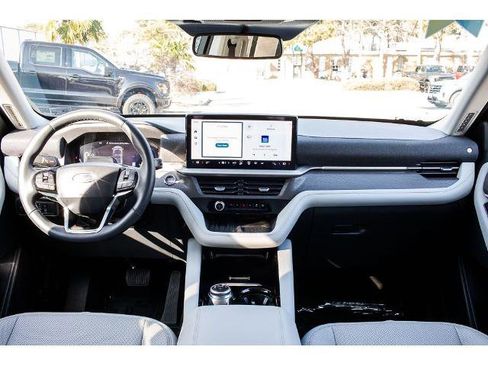 Certified 2025 Ford Explorer Platinum w/ Ultimate Package image 13