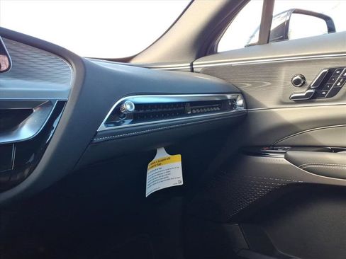 Used 2025 Cadillac Lyriq Sport image 19