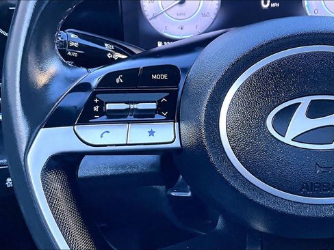 Used 2025 Hyundai Elantra SEL FWD image 24
