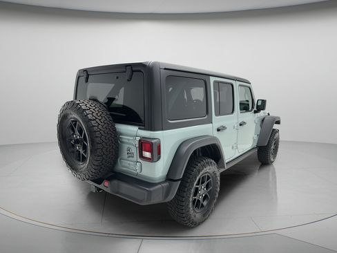 Used 2024 Jeep Wrangler Unlimited AWD/4WD image 5