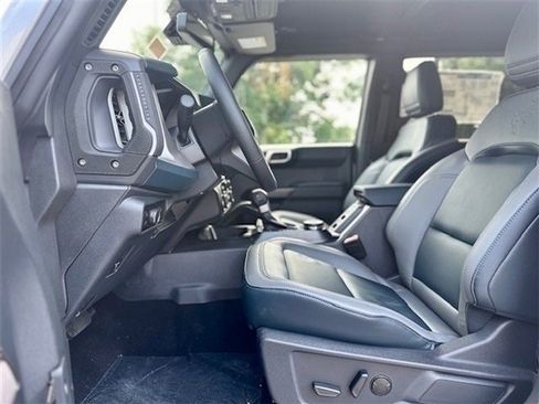 New 2024 Ford Bronco Outer Banks w/ Sasquatch Package image 9