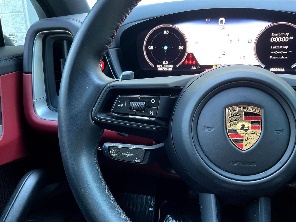 Used 2024 Porsche Cayenne Coupe AWD/4WD image 10