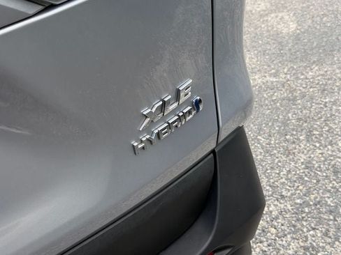 Used 2022 Toyota RAV4 XLE w/ Convenience Package AWD/4WD image 17