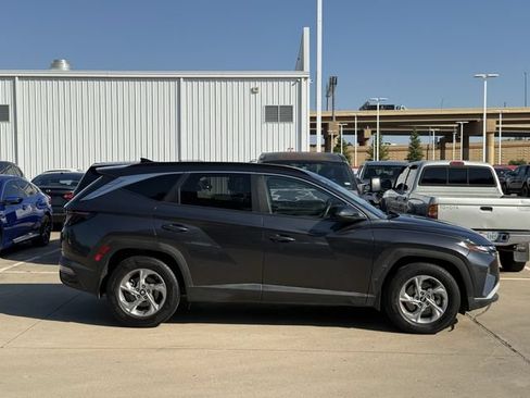 Used 2023 Hyundai Tucson SEL FWD image 3