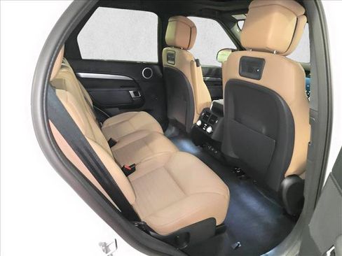 New 2025 Land Rover Discovery Dynamic SE AWD/4WD image 11