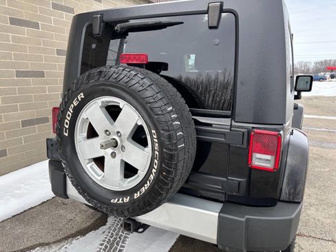 Used 2008 Jeep Wrangler Sahara w/ Dual Top Group image 7