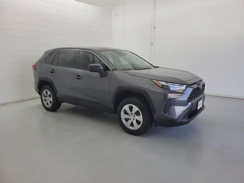 Used 2023 Toyota RAV4 LE FWD image 4