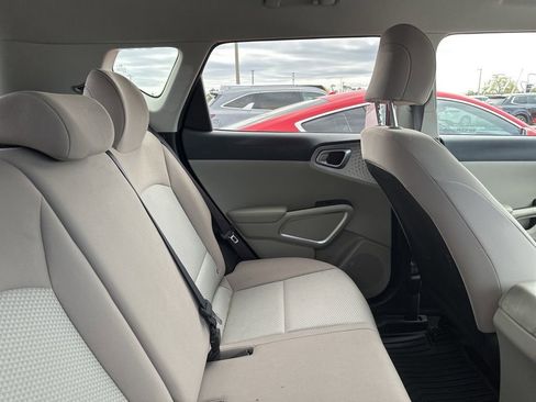 Used 2021 Kia Soul LX image 8