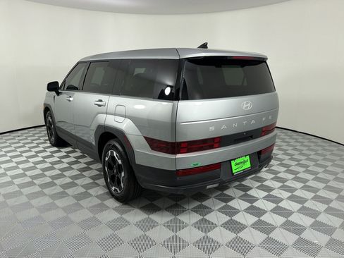 Used 2024 Hyundai Santa Fe SE FWD image 3