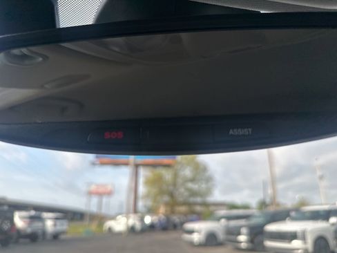 Used 2023 Jeep Cherokee Altitude Lux image 23