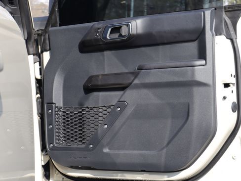 Used 2025 Ford Bronco Badlands image 28