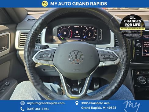 Used 2022 Volkswagen Atlas Cross Sport SEL Premium R-Line AWD/4WD image 14