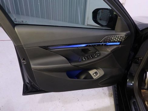 Used 2025 BMW M5 w/ Carbon Package image 33