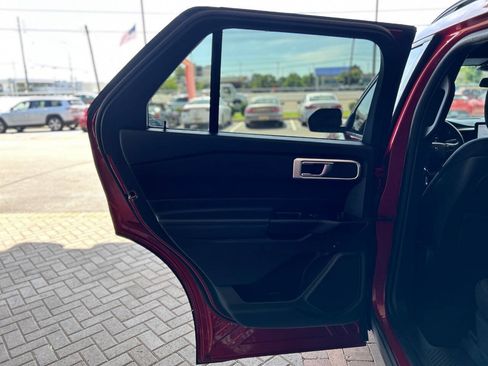 Used 2020 Ford Explorer XLT AWD/4WD image 44