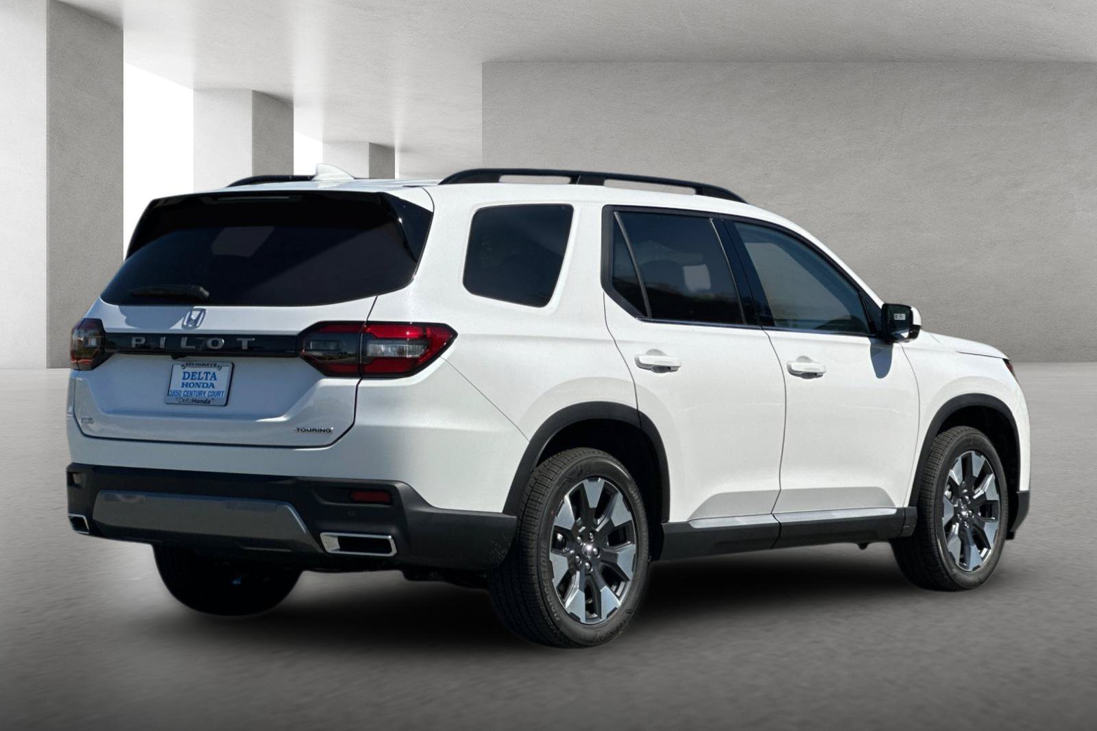 New 2026 Honda Pilot Touring image 4