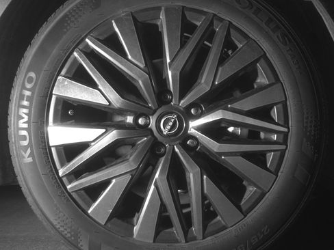 Used 2025 Nissan Altima 2.5 SV image 13