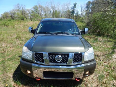 Used 2005 Nissan Titan LE w/ (T01) Tow Pkg AWD/4WD image 11