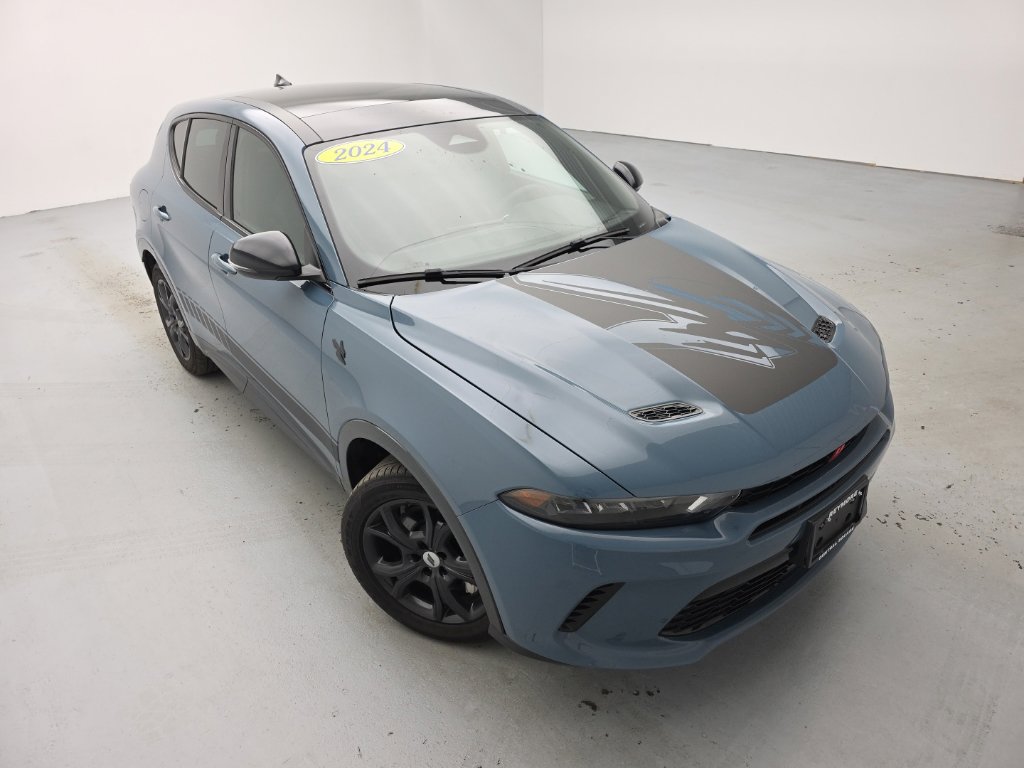 Used 2024 Dodge Hornet R/T Plus w/ R/T Blacktop Package AWD/4WD image 2