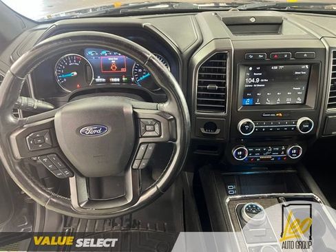 Used 2018 Ford Expedition Limited w/ Equipment Group 301A AWD/4WD image 14