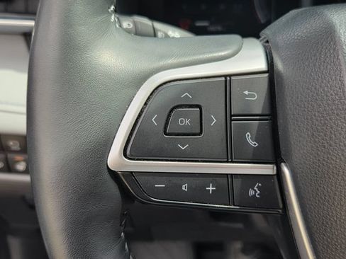 Used 2023 Toyota Highlander Platinum FWD image 27