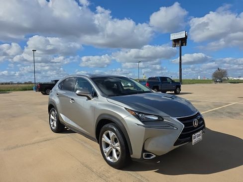 Used 2017 Lexus NX 200t FWD image 3