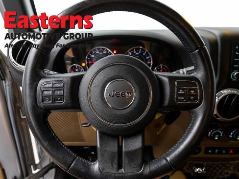 Used 2017 Jeep Wrangler Unlimited Sahara w/ Max Tow Package AWD/4WD image 10