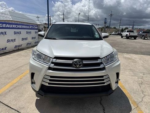 Used 2017 Toyota Highlander XLE FWD image 4
