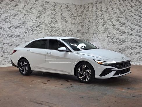 New 2026 Hyundai Elantra Limited FWD image 1