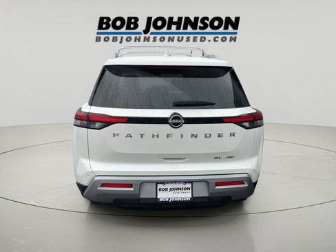 Used 2023 Nissan Pathfinder SL AWD/4WD image 4