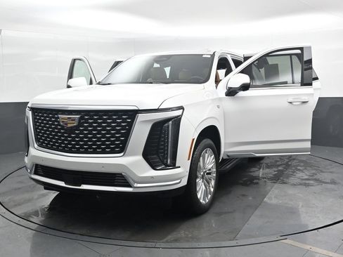 Used 2025 Cadillac Escalade Premium Luxury w/ LPO, Floor Liner Package image 54