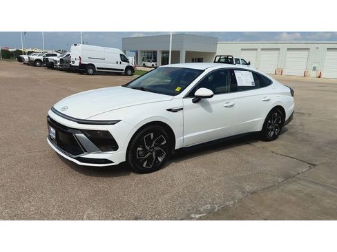 Used 2025 Hyundai Sonata SEL FWD image 4