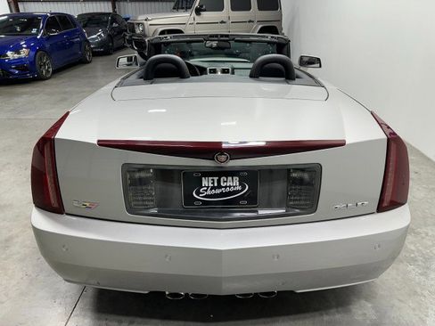 Used 2006 Cadillac XLR V image 21
