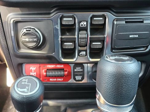 New 2026 Jeep Wrangler Unlimited Rubicon AWD/4WD image 14