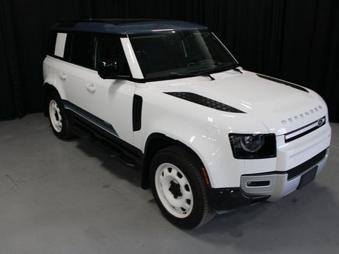 Used 2025 Land Rover Defender 110 S image 11