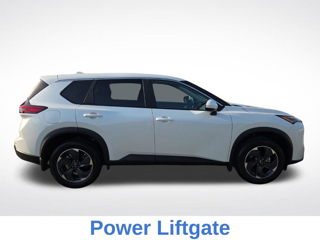 Used 2025 Nissan Rogue SV FWD image 2