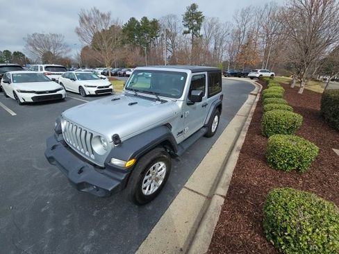 Used 2023 Jeep Wrangler Sport S image 3