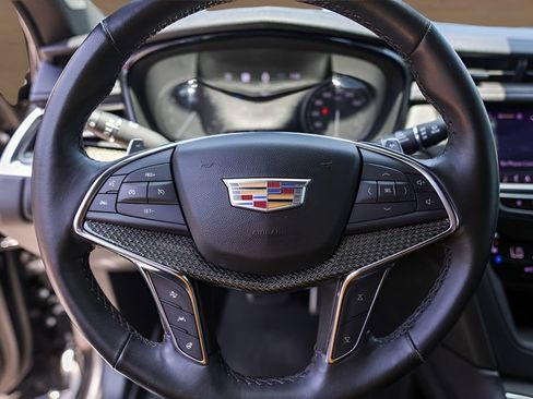 Used 2023 Cadillac XT5 Sportv w/ Technology Package AWD/4WD image 12